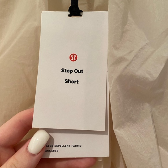 Lululemon shorts - Picture 4 of 4